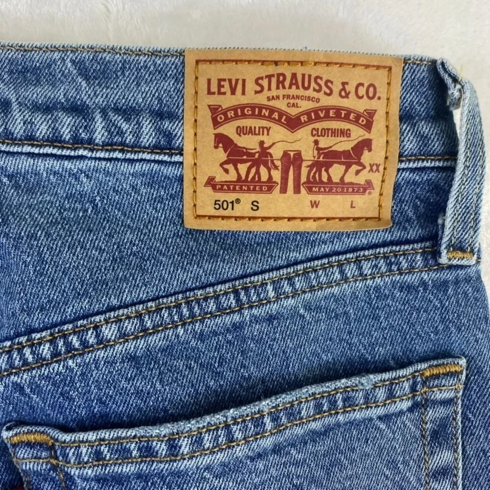 Levi's 501 Jeans Women Sz 25x28 (actual 27x27) Medium Wash Classic Button Fly - Picture 8 of 12